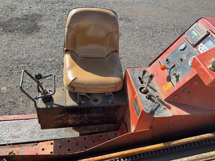 ditch-witch-jt520-image-15