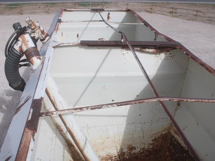 #1054-•-prairie-built-double-hopper-seed-tender-image-24