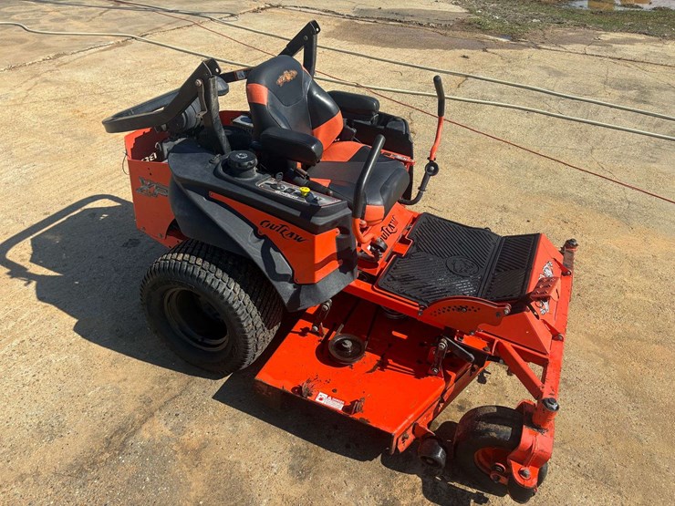 2016-badboy-outlaw-xp-61"-zero-turn-mower-(723.8-hours)-image-4