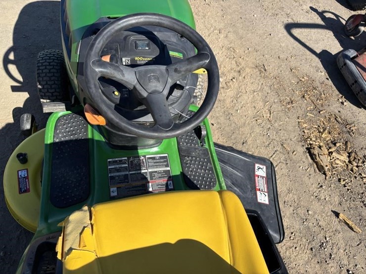 2016-john-deere-d110-image-10