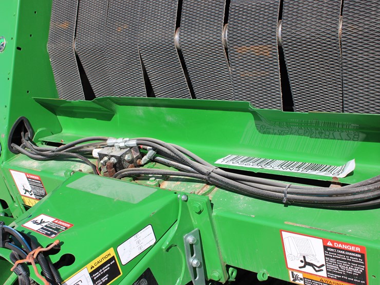 2022-john-deere-560r-image-17