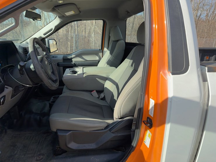 2016-ford-f150-xl-image-16