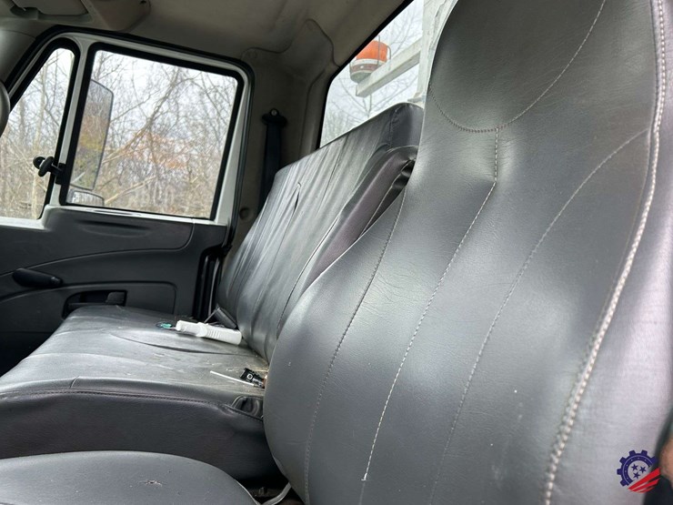 2009-international-7400-image-61