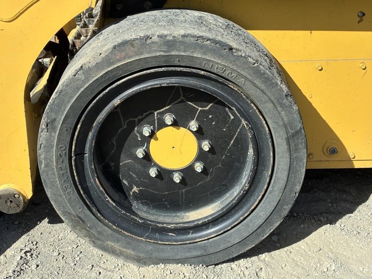 2018-yanmar-s220r-image-10