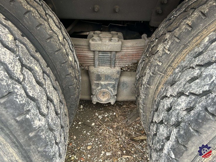 2009-international-7400-image-9