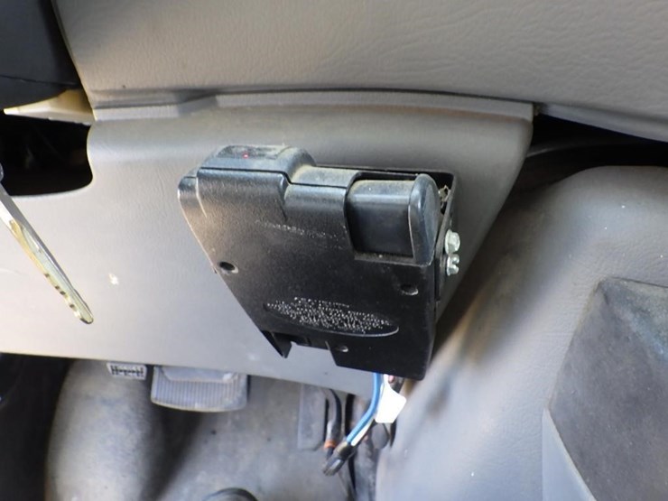 2007-ford-cargo-image-30