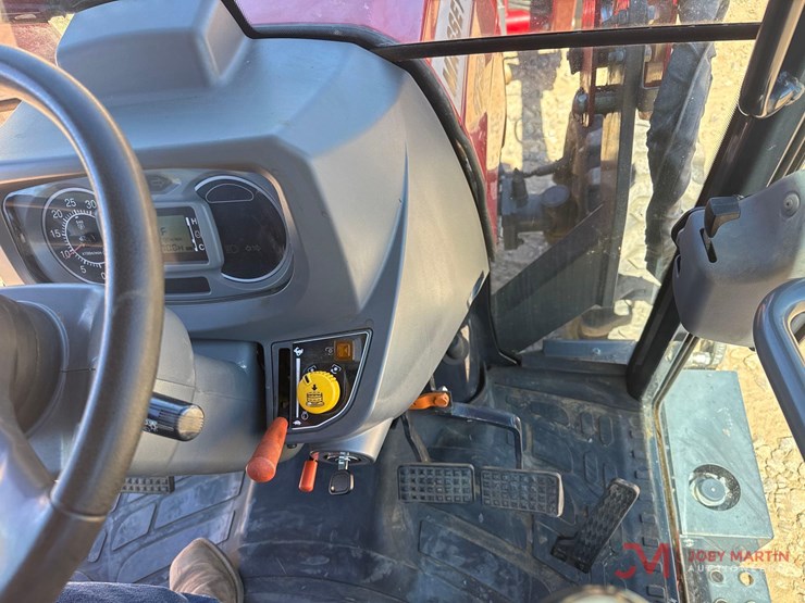 massey-ferguson-1736-image-30