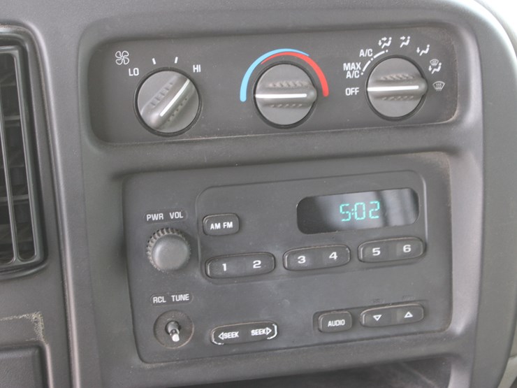 2001-chevrolet-express-3500-image-35