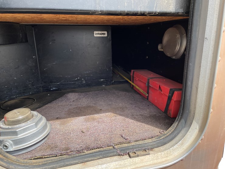 1998-peterbilt-378-image-58