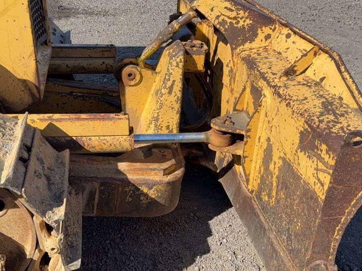 komatsu-d37e-2-image-4