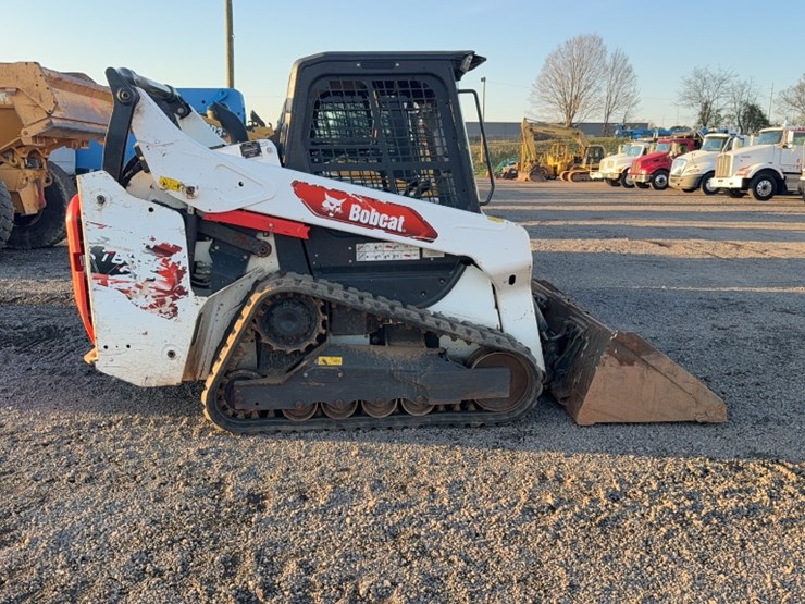 2020-bobcat-t64-image-4