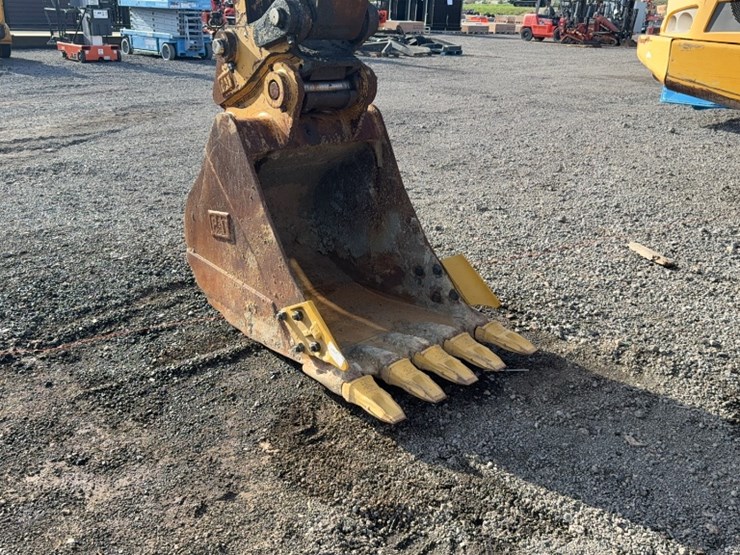 caterpillar-318fl-image-16