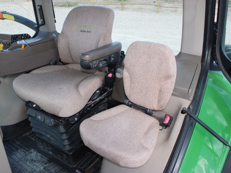 2012-john-deere-8270r-image-28