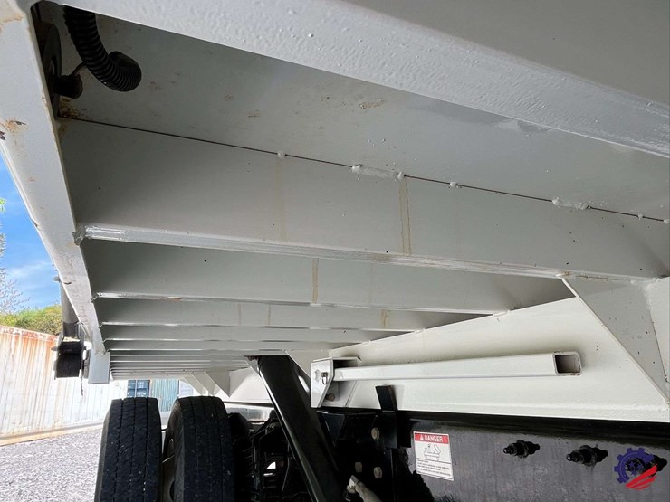 2025-kenworth-t380-image-64