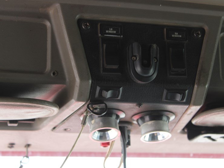 2004-kenworth-t800-image-54