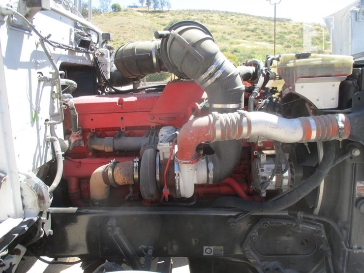 2008-peterbilt-367-image-5