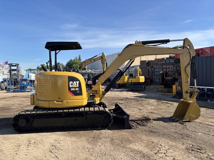 2015-caterpillar-305.5e2-cr-image-7