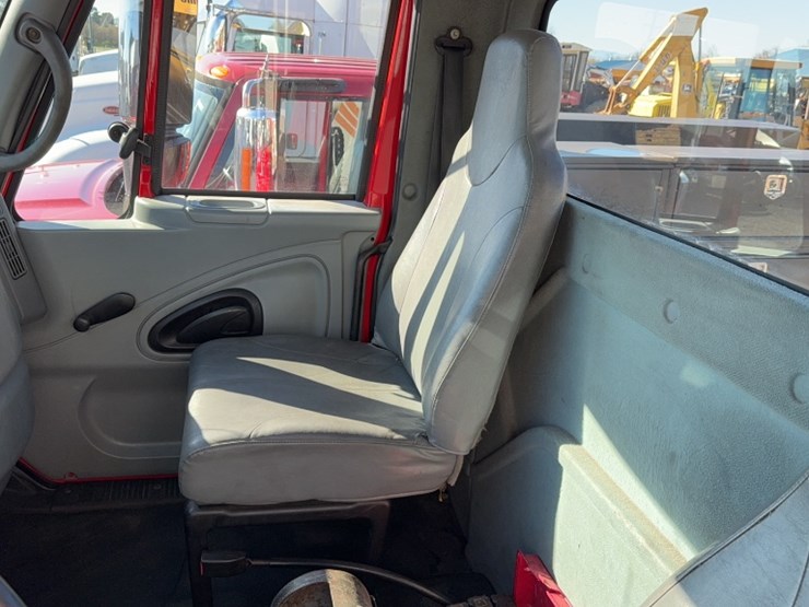 2007-international-4400-image-16