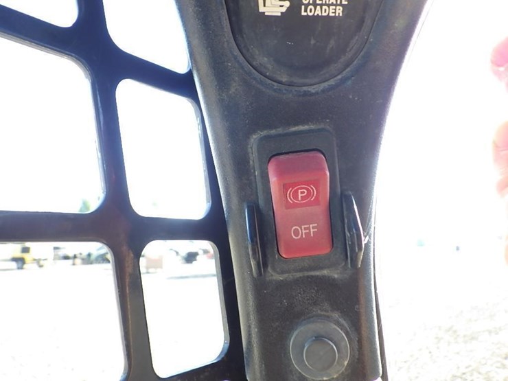 2020-bobcat-s550-image-32