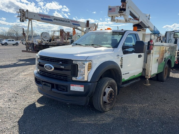 2018-ford-f550-image-1