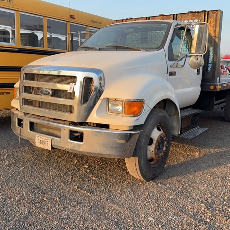 2005 FORD F650