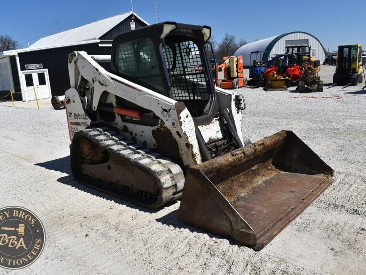 2013-bobcat-t650-image-11