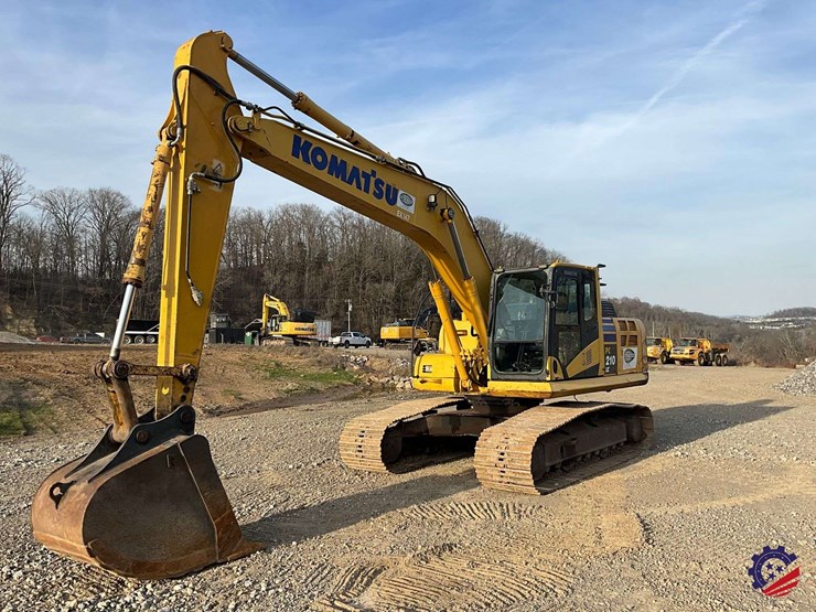 2015-komatsu-pc210-lc-image-1