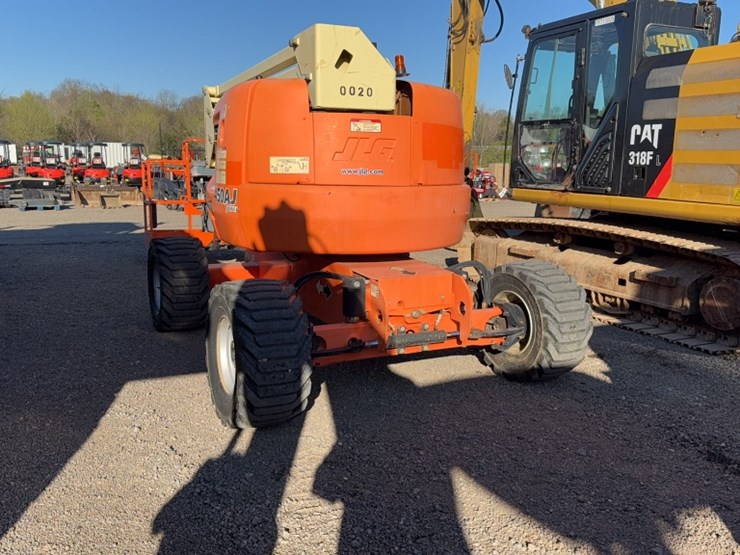 2013-jlg-450aj-image-12