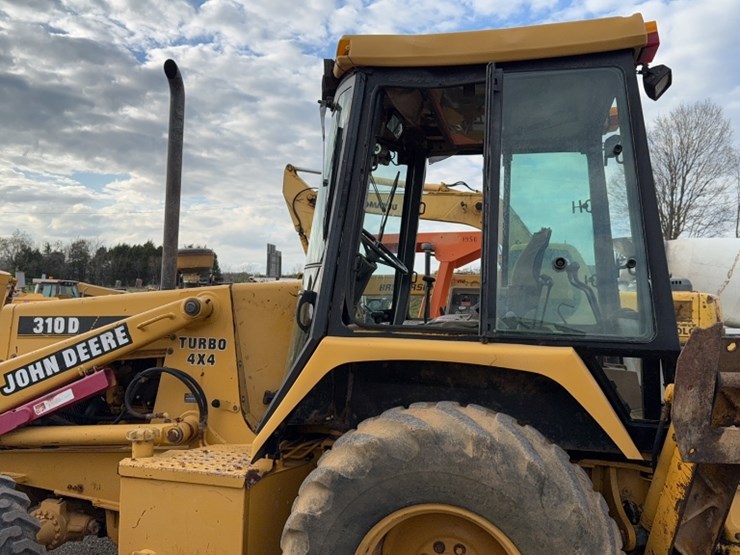 john-deere-310d-image-13