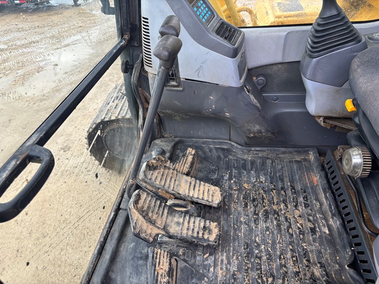 2001-komatsu-pc200-lc-image-57