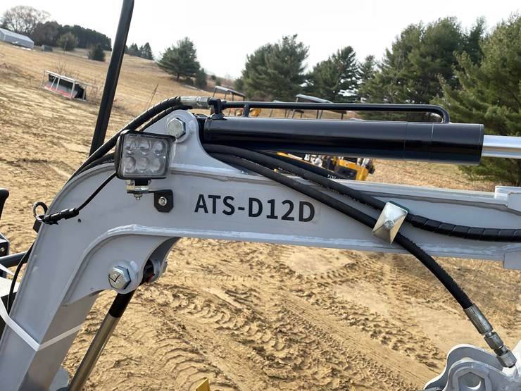 #1043-•-new-ats-d12d-mini-excavator-image-24