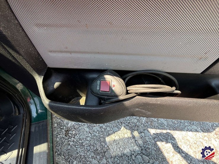 2011-ford-f150-xl-image-56