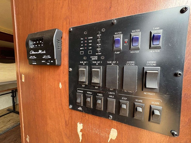 2015-rockwood-2608ws-travel-trailer-image-23