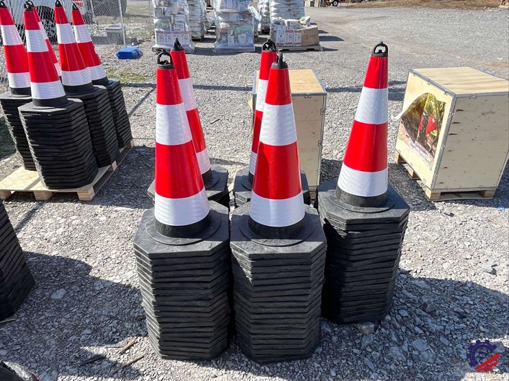 new-2025-sdlanch-lot-of-100-traffic-safety-cones-image-2