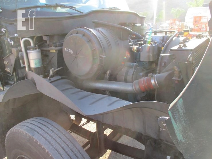 2002-international-durastar-4300-image-5