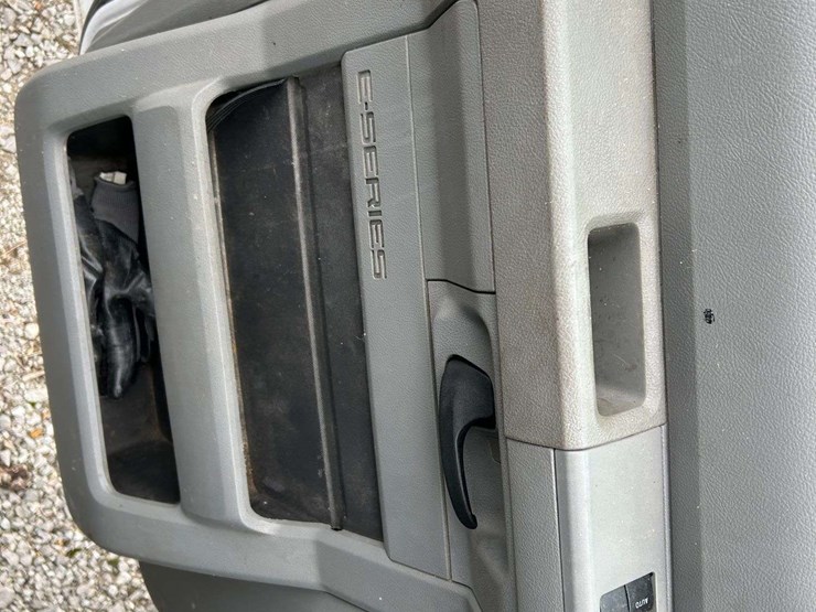 2017-ford-e450-image-53