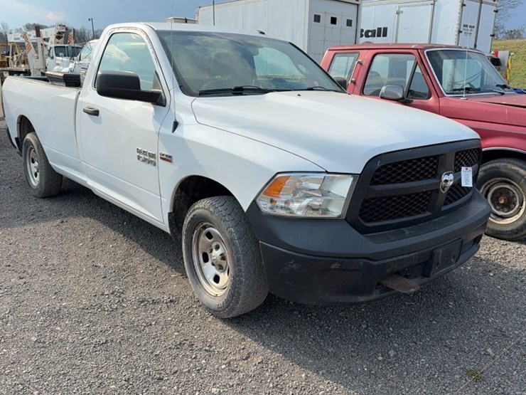 2015-dodge-1500-image-3