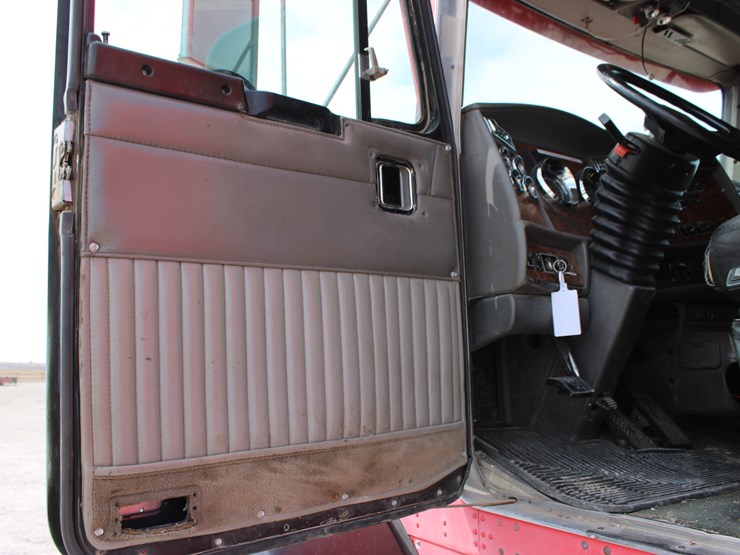 2004-kenworth-t800-image-42