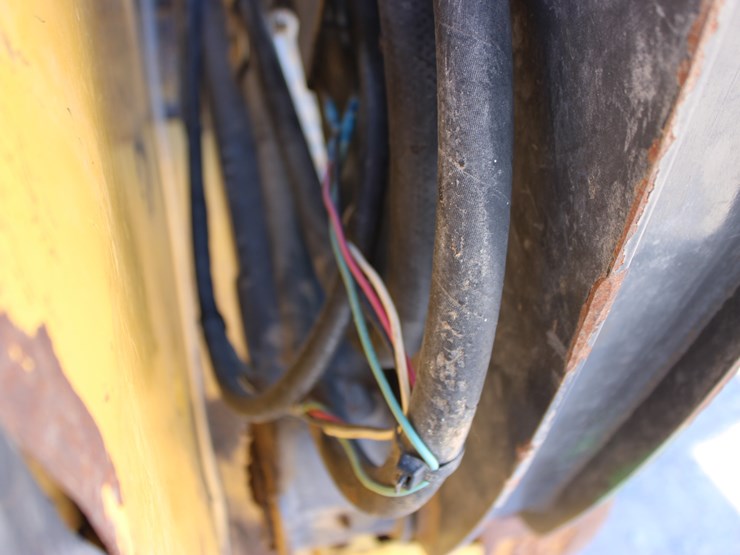 new-holland-ls190-image-34