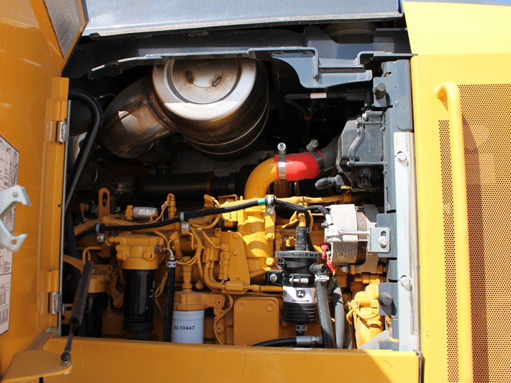 2021-deere-524p-image-59