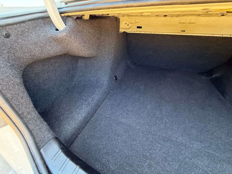 2011-bmw-528i-4-door-sedan-(178,025-miles)-image-16