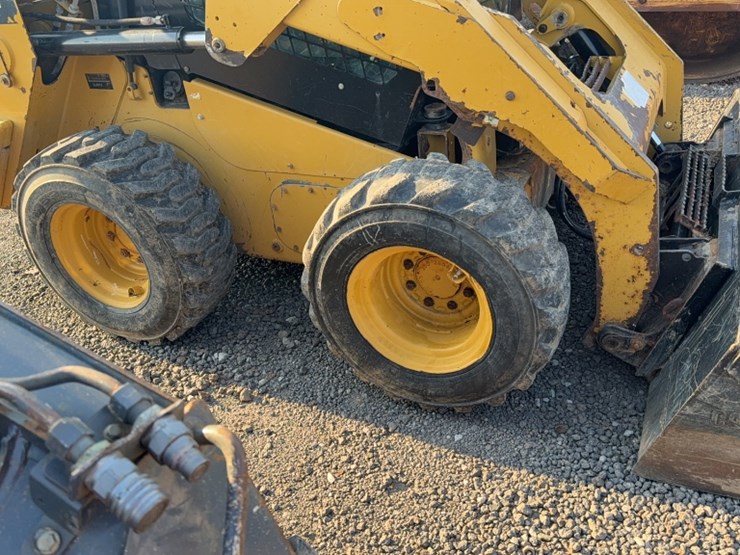 caterpillar-246d-image-4