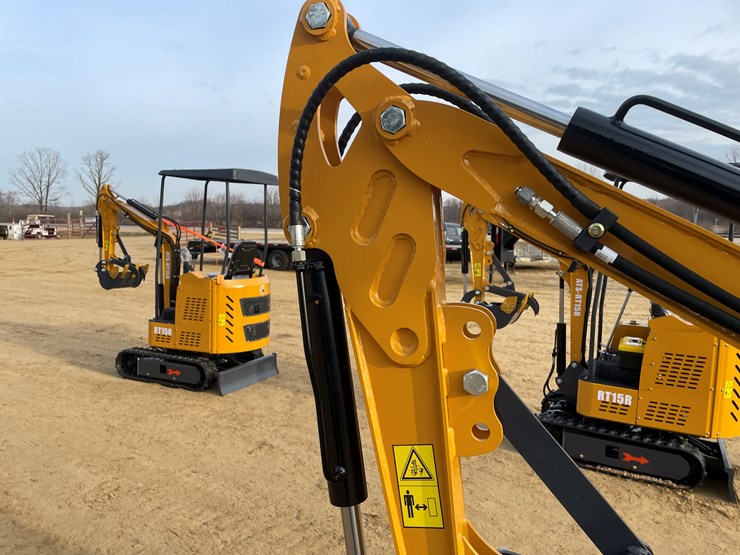 #1038-•-new-ats-rt15r-mini-excavator-image-28