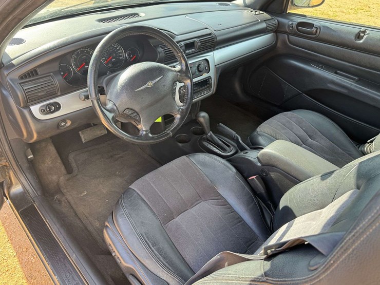 2005-chrysler-sebring-touring-convertible-coupe---87,039-miles-image-13