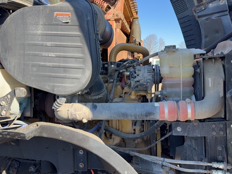 2016-caterpillar-ct660-image-18