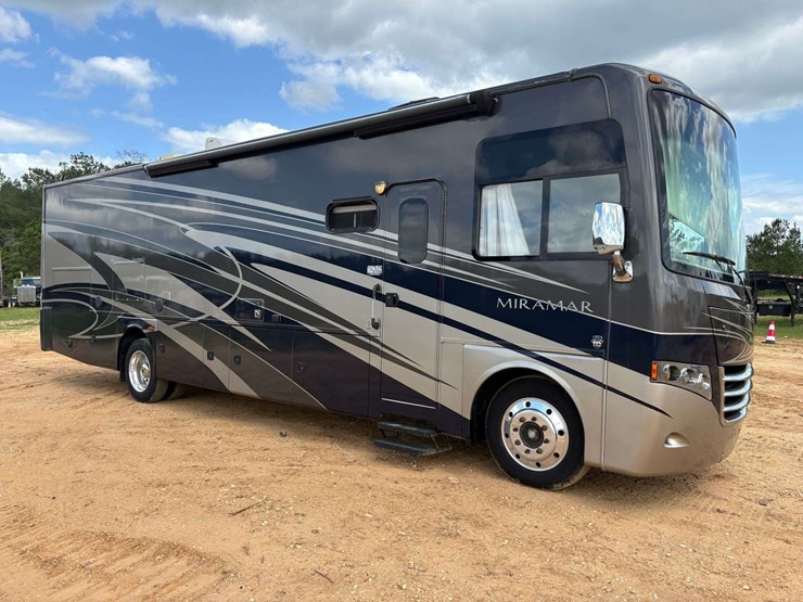2014-ford-f-53-motorhome-image-5