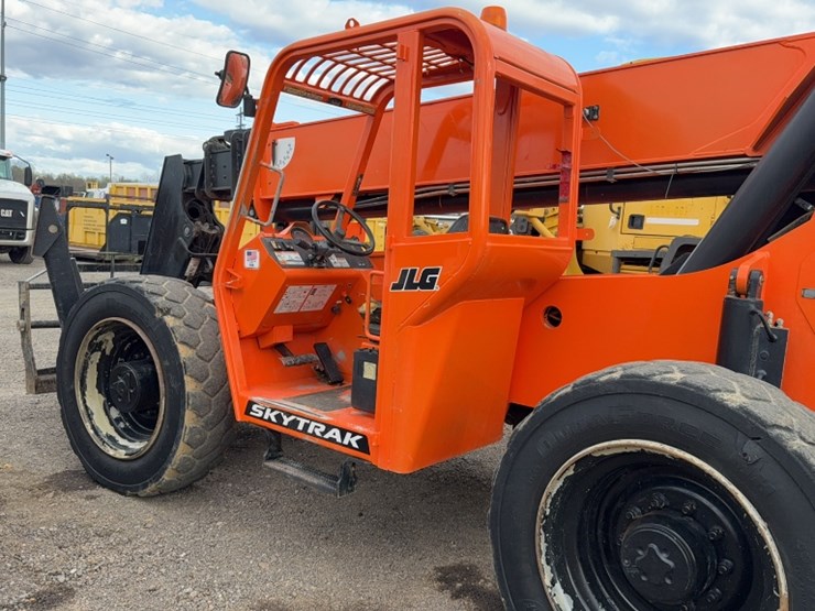 2016-sky-trak-10054-image-11