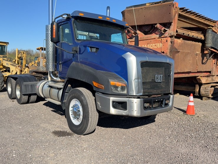 2016-caterpillar-ct660-image-3