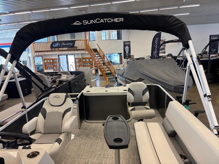 2025-g3-suncatcher-select-18f-pontoon-image-17