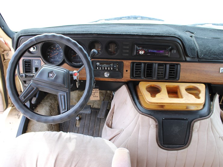 1985-dodge-ram-350-image-35